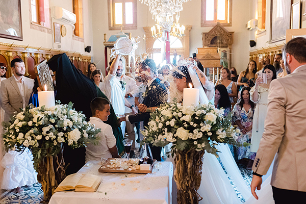 romantic-summer-wedding-kefalonia-white-blooms-rustic-flair_23