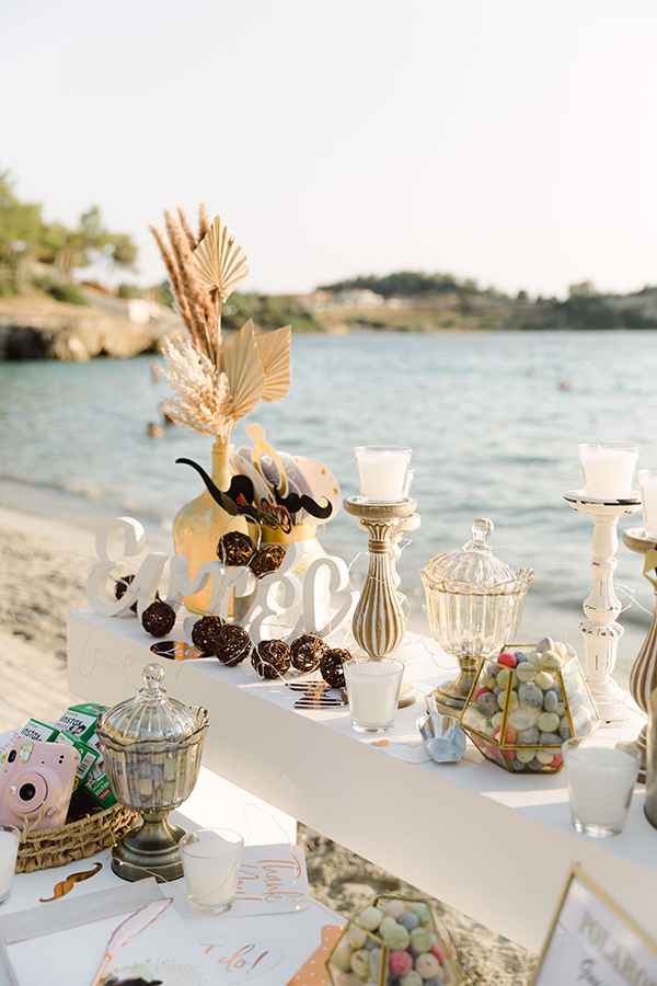 romantic-summer-wedding-kefalonia-white-blooms-rustic-flair_30