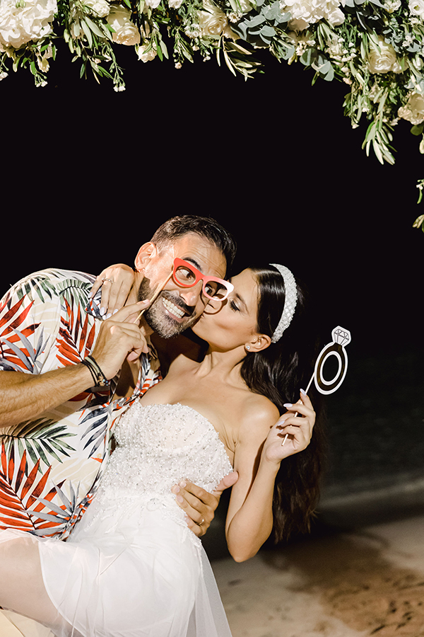 romantic-summer-wedding-kefalonia-white-blooms-rustic-flair_32x