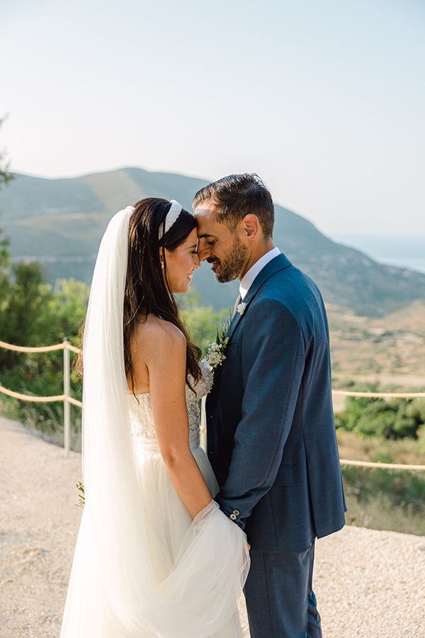 romantic-summer-wedding-kefalonia-white-blooms-rustic-flair_33