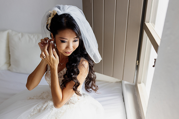 rustic-chic-wedding-santorini-romantic-snapshots-mesmerizing-backdrops_20