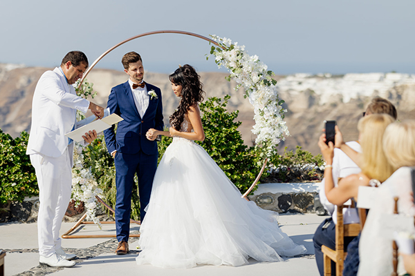 rustic-chic-wedding-santorini-romantic-snapshots-mesmerizing-backdrops_50