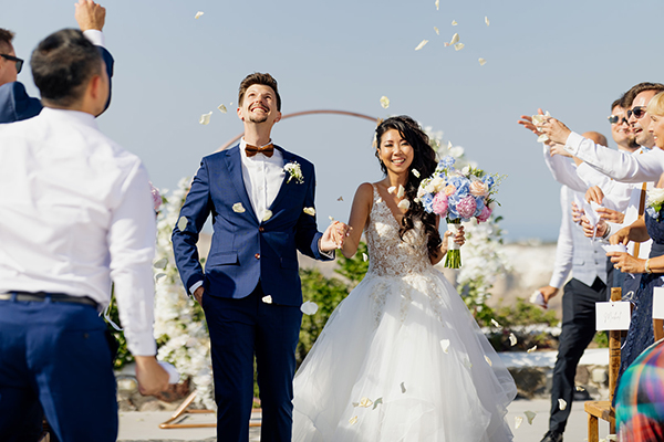 rustic-chic-wedding-santorini-romantic-snapshots-mesmerizing-backdrops_52