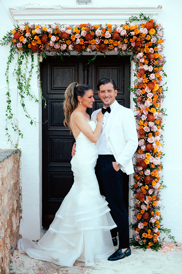 lovely-rustic-wedding-monemvasia-pretty-florals-orange-tones_01