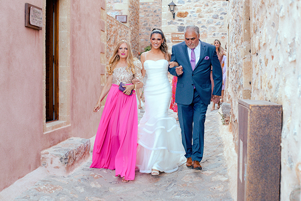 lovely-rustic-wedding-monemvasia-pretty-florals-orange-tones_18