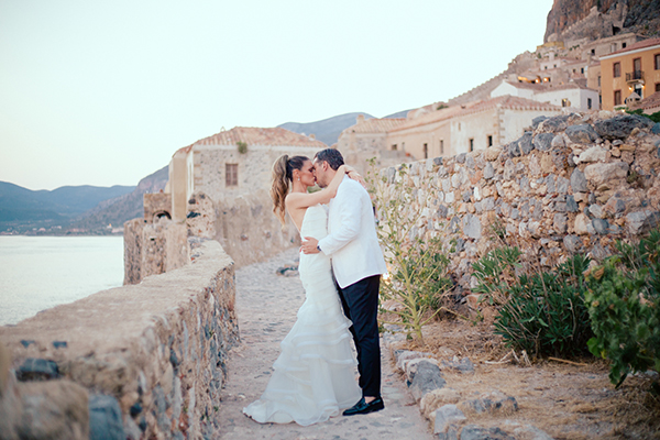 lovely-rustic-wedding-monemvasia-pretty-florals-orange-tones_27x
