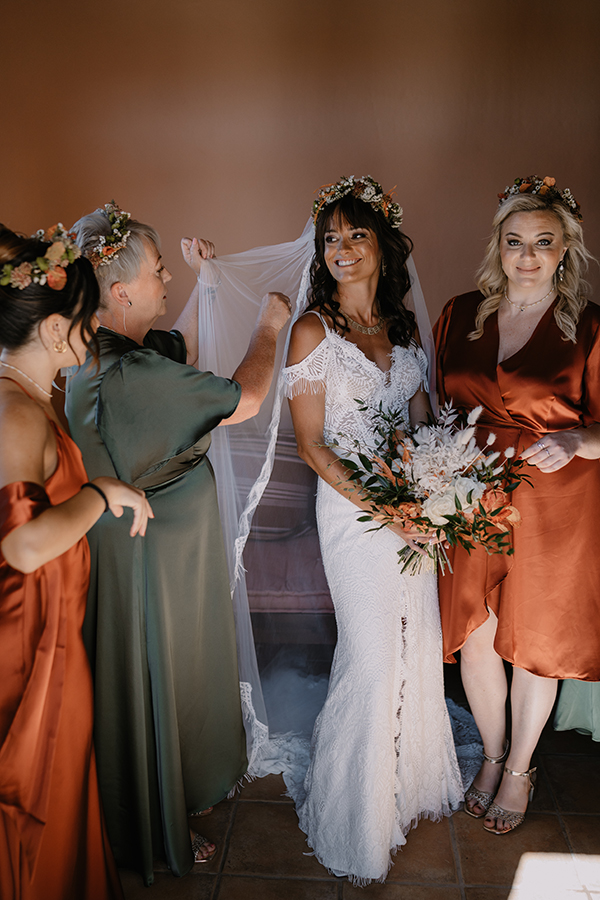boho-fall-wedding-crete-lovely-pampas-grass-rustic-details_05x