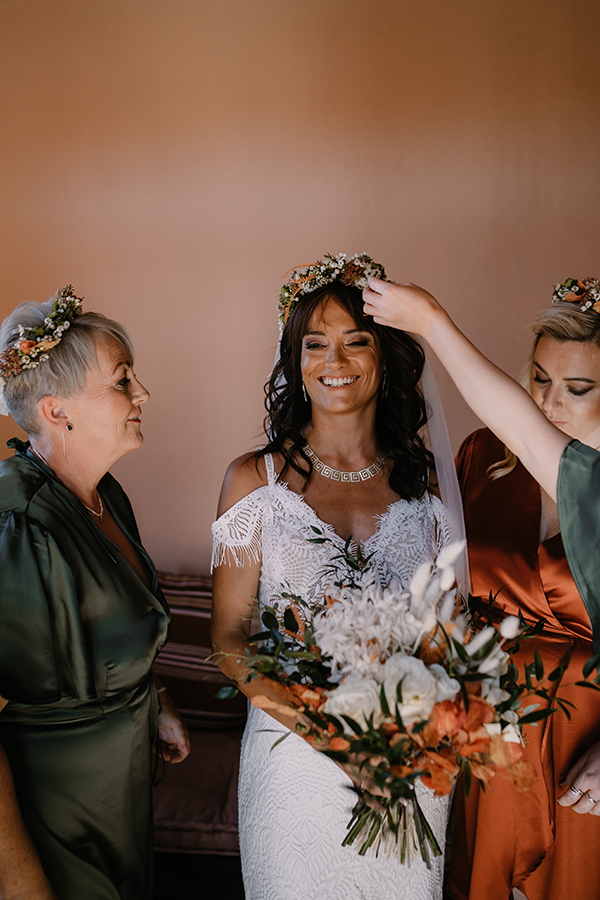 boho-fall-wedding-crete-lovely-pampas-grass-rustic-details_06