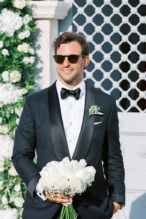 fairytale-summer-wedding-spetses-island-gorgeous-white-florals_23