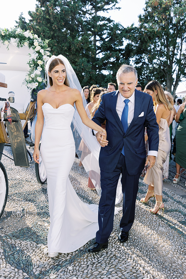 fairytale-summer-wedding-spetses-island-gorgeous-white-florals_27