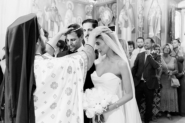 fairytale-summer-wedding-spetses-island-gorgeous-white-florals_30