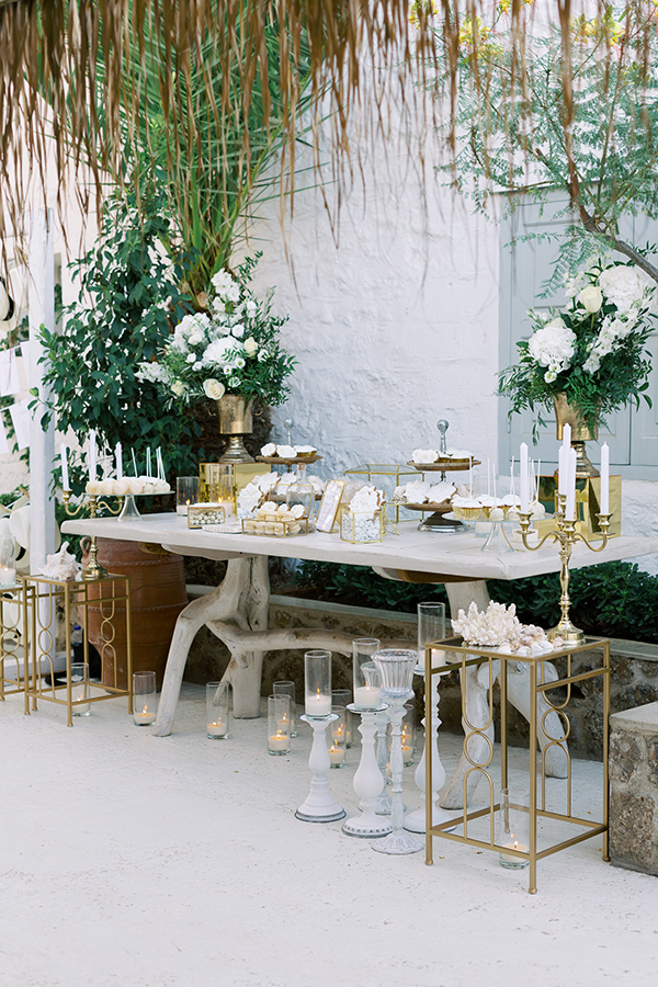 fairytale-summer-wedding-spetses-island-gorgeous-white-florals_38