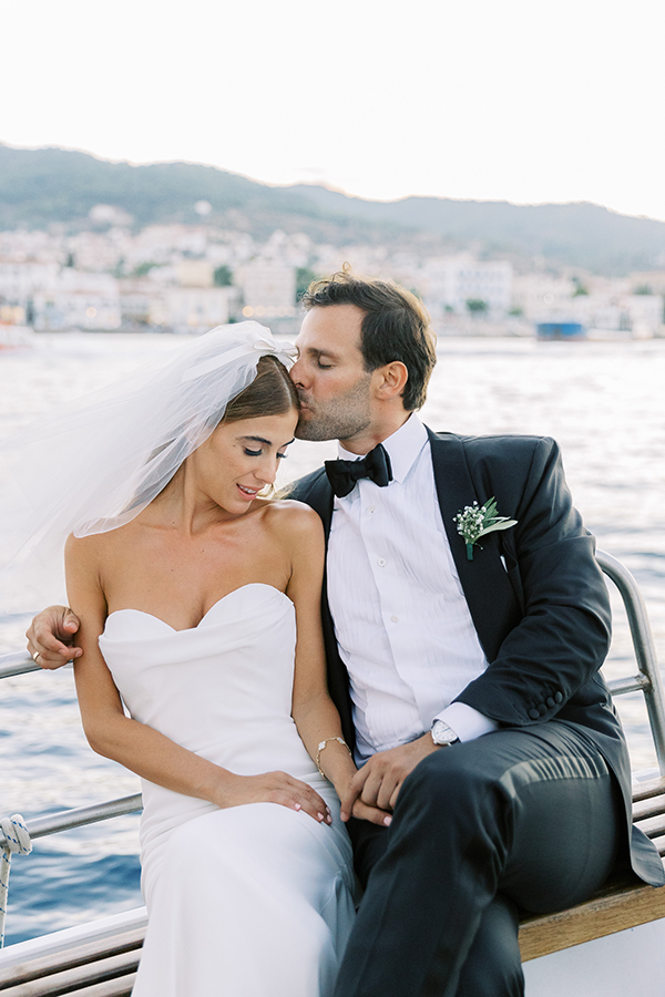 fairytale-summer-wedding-spetses-island-gorgeous-white-florals_40