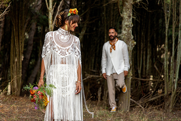 modern-summer-wedding-tinos-mexican-influences-colorful-flowers_01