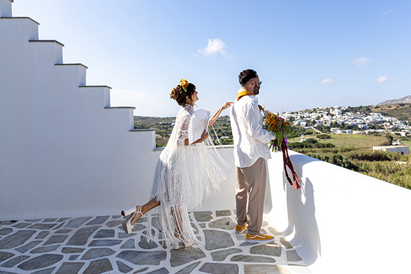 modern-summer-wedding-tinos-mexican-influences-colorful-flowers_08