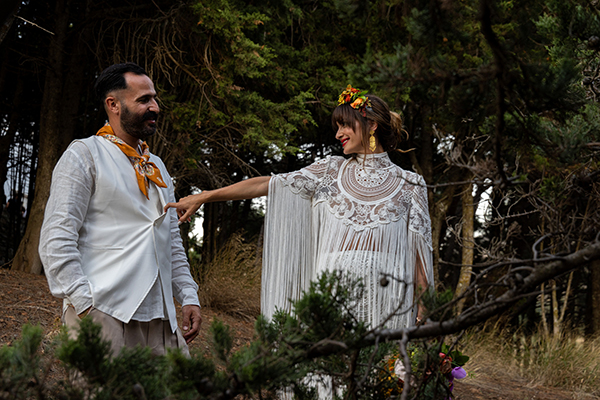 modern-summer-wedding-tinos-mexican-influences-colorful-flowers_26