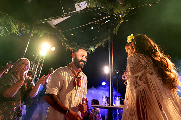 modern-summer-wedding-tinos-mexican-influences-colorful-flowers_31