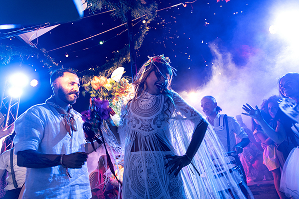 modern-summer-wedding-tinos-mexican-influences-colorful-flowers_32