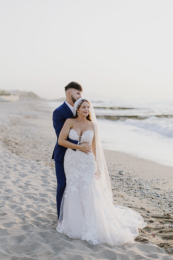 luxurious-destination-summer-wedding-white-peonies_01