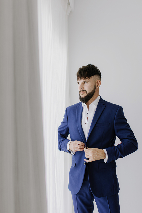 luxurious-destination-summer-wedding-white-peonies_12