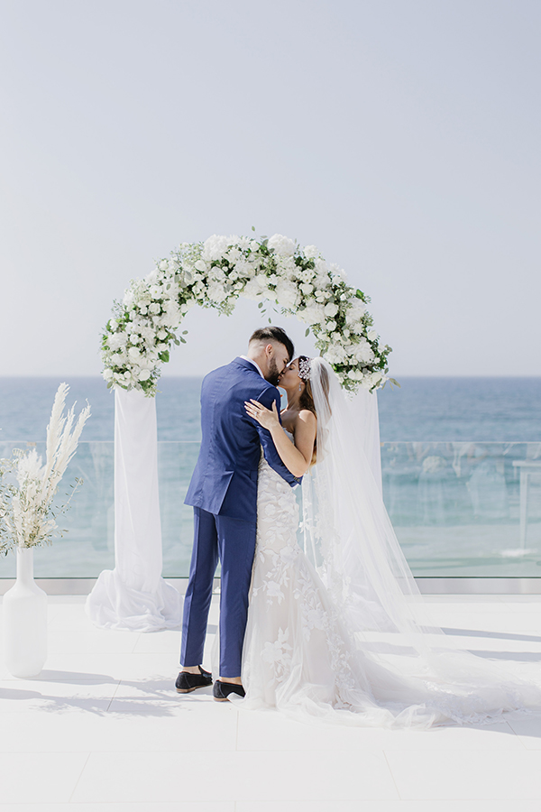 luxurious-destination-summer-wedding-white-peonies_23