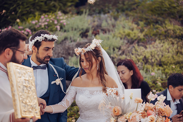 romantic-spring-wedding-athens-peach-hues_09x