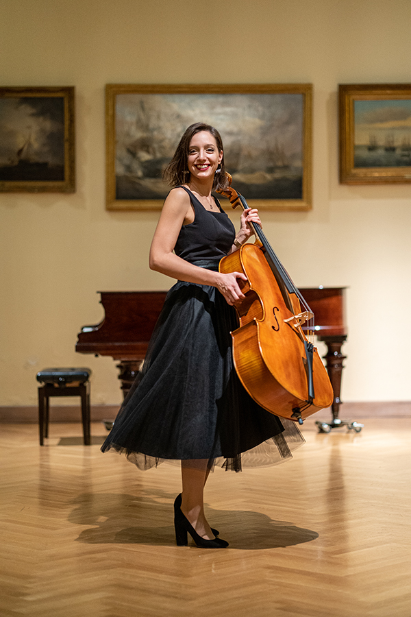 beautiful-instrumental-melodies-wedding-one-cello-n-a-half_02