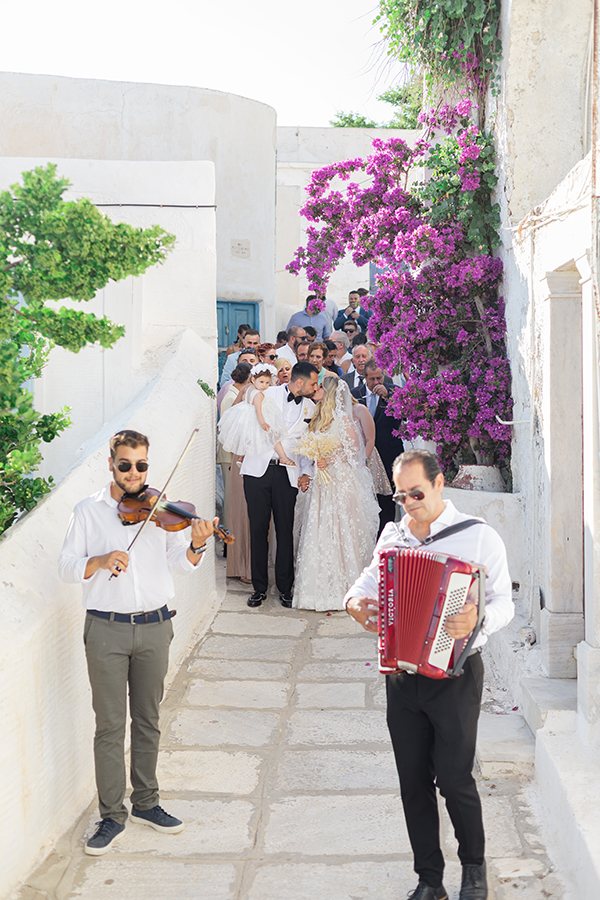 gorgeous-summer-wedding-tinos-bohemian-flair_17
