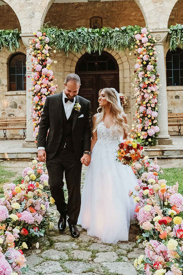modern-fall-wedding-thessaloniki-colorful-flowers_01