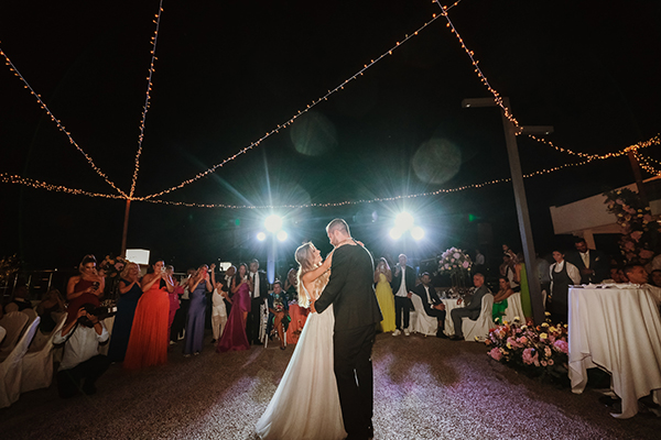 modern-fall-wedding-thessaloniki-colorful-flowers_26x