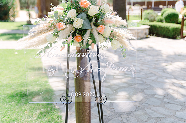 pretty-fall-wedding-sparta-peach-and-white-hues_50
