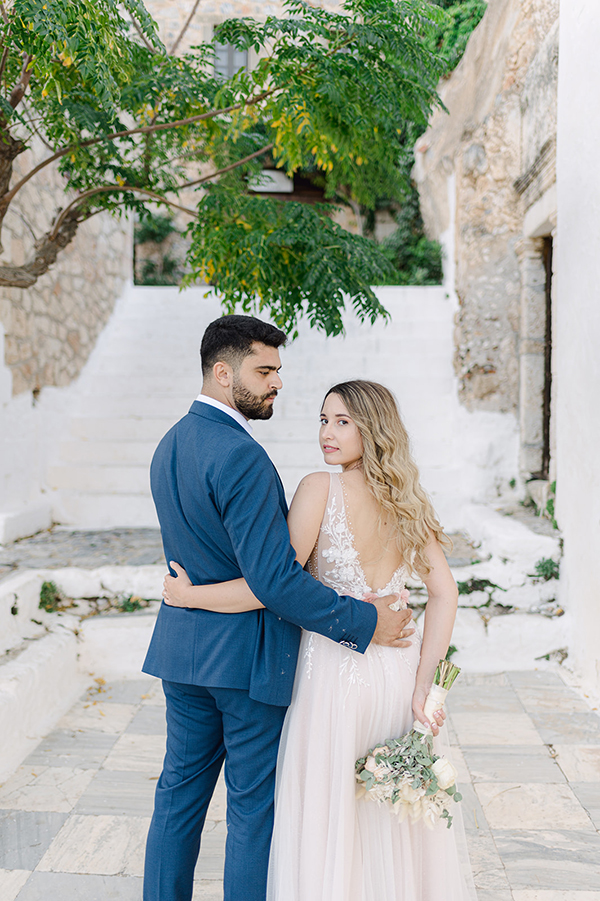 pretty-fall-wedding-sparta-peach-and-white-hues_66