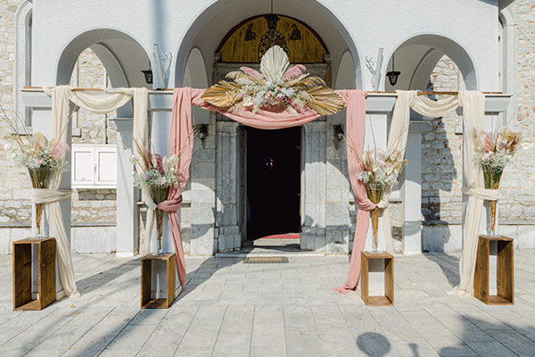 romantic-summer-wedding-greece-fresh-dried-flowers_15