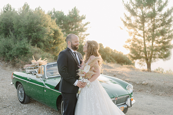 romantic-summer-wedding-greece-fresh-dried-flowers_31