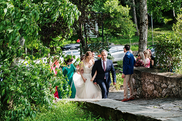 romantic-summer-wedding-sunflowers-kastoria_22