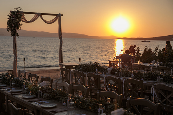 romantic-destination-wedding-naxos-with-pink-roses_10