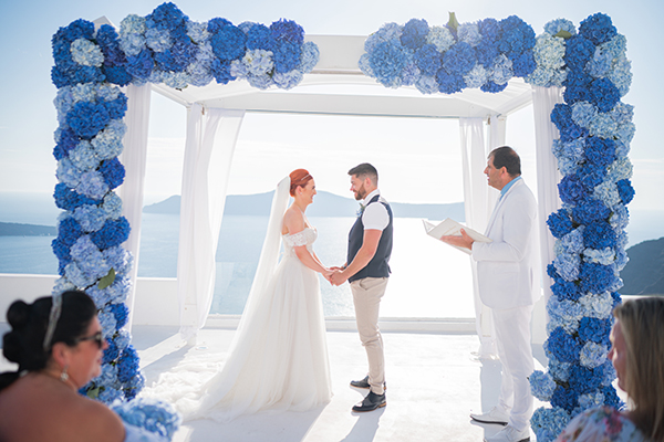 Stunning summer wedding in Santorini with blue hydrangeas | Abbey & Curtis Stunning summer wedding in Santorini with blue hydrangeas | Abbey & Curtis