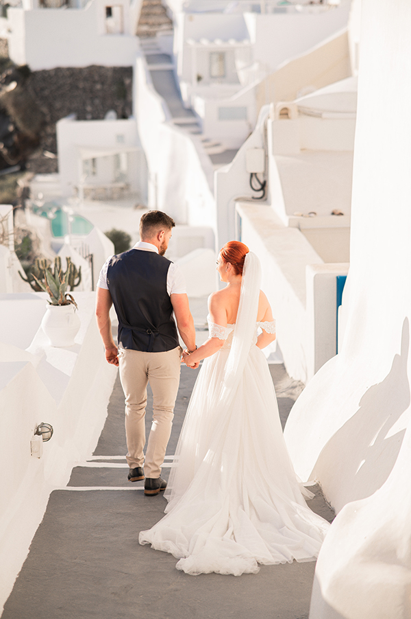 stunning-summer-wedding-santorini-blue-hydrangeas_04