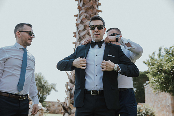 beautiful-flower-filled-wedding-athens_17