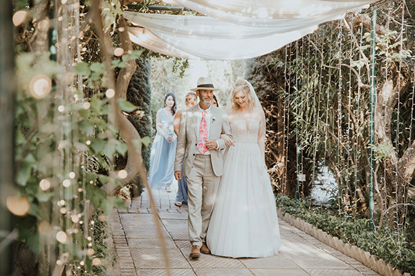 beautiful-flower-filled-wedding-athens_27