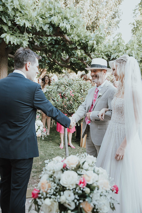 beautiful-flower-filled-wedding-athens_29