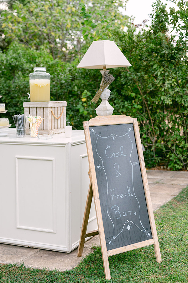 charming-summer-wedding-athens-lilac-blooms_21