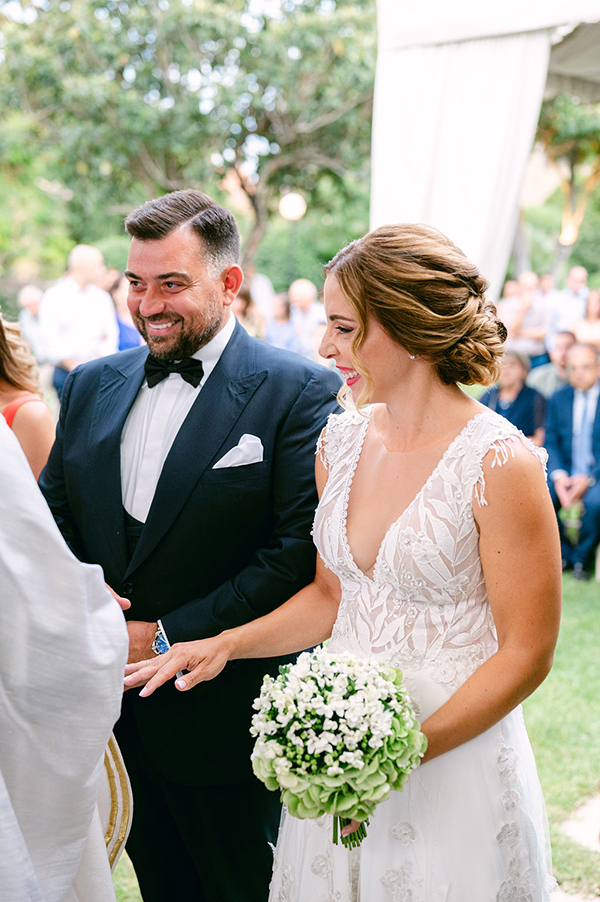 charming-summer-wedding-athens-lilac-blooms_27