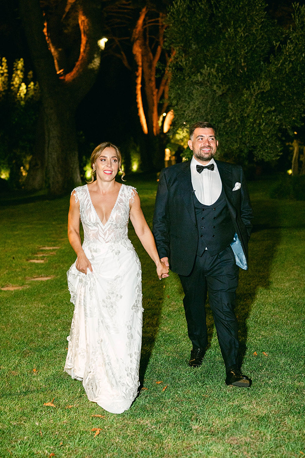 charming-summer-wedding-athens-lilac-blooms_42