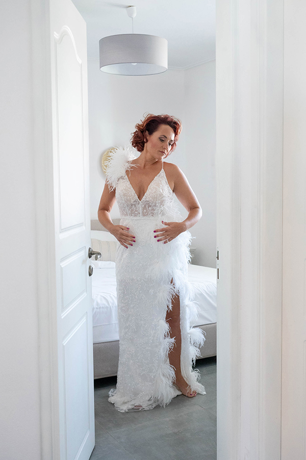 colorful-summer-wedding-poros-bougainvillea_07