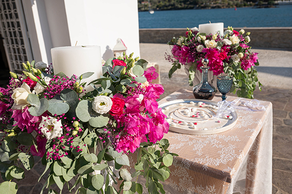 colorful-summer-wedding-poros-bougainvillea_14