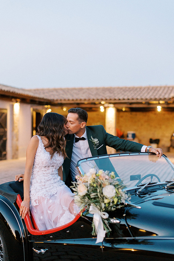 gorgeous-summer-wedding-athens-pretty-pastel-flowers_35