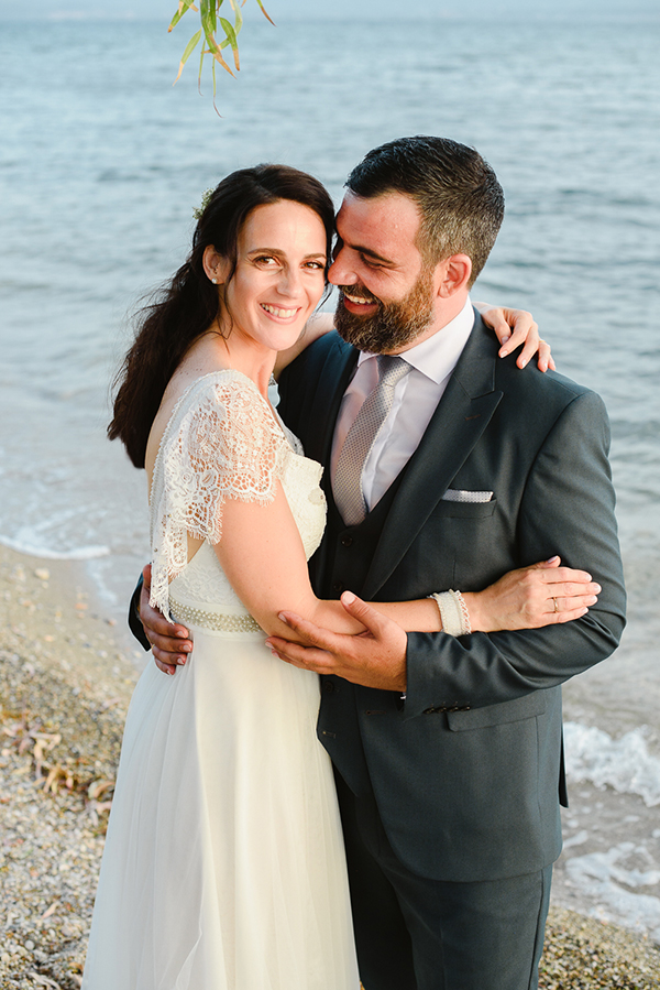 lovely-summer-wedding-evia-with-pink-white-roses_02