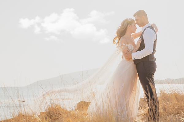 modern-chic-fall-wedding-athens-colorful-flowers_01x