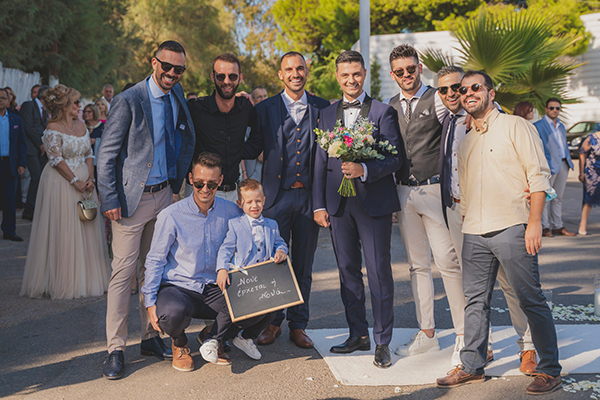 modern-chic-fall-wedding-athens-colorful-flowers_16